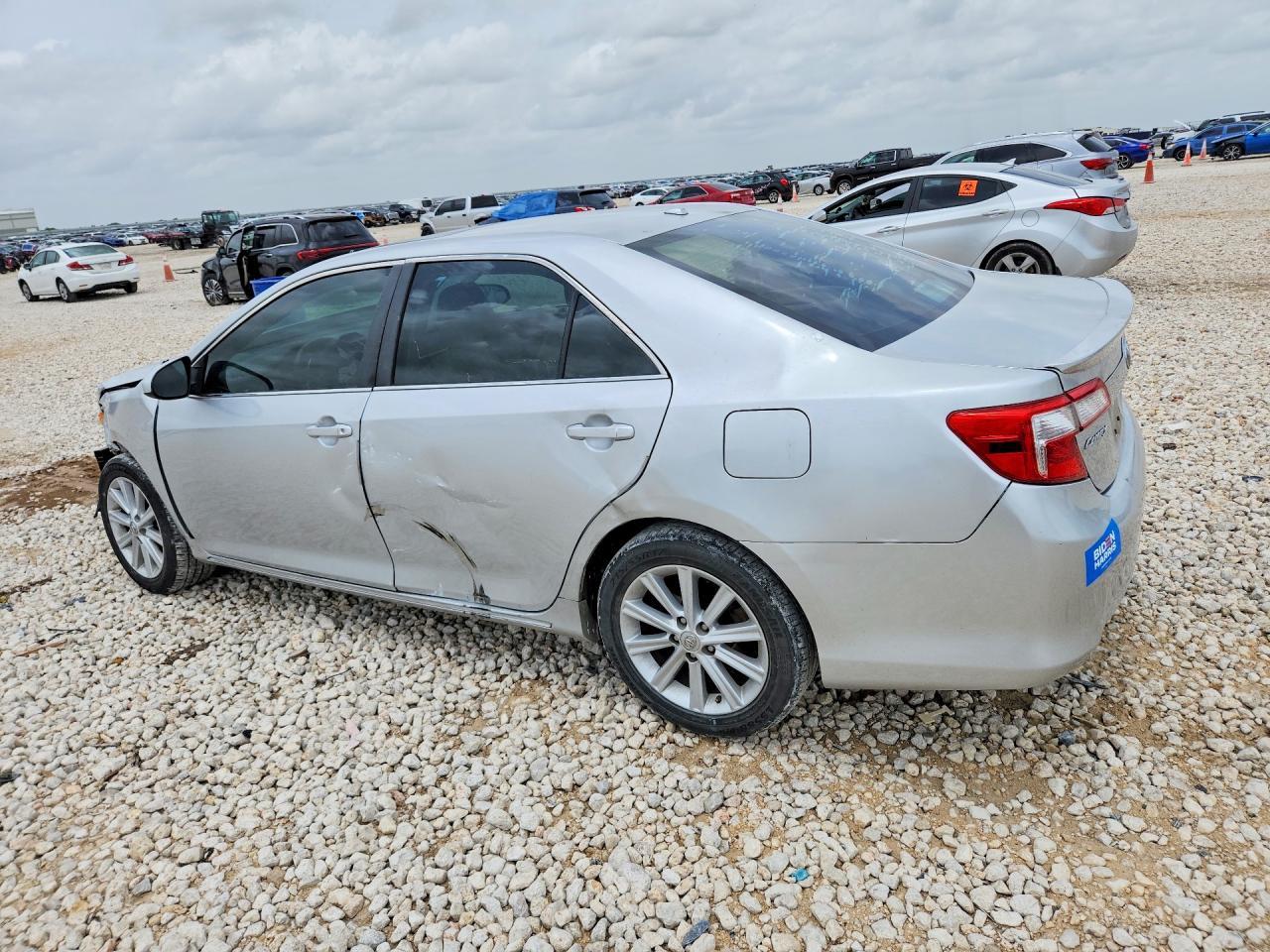 2013 Toyota Camry Xle V6 - zdjęcie 2