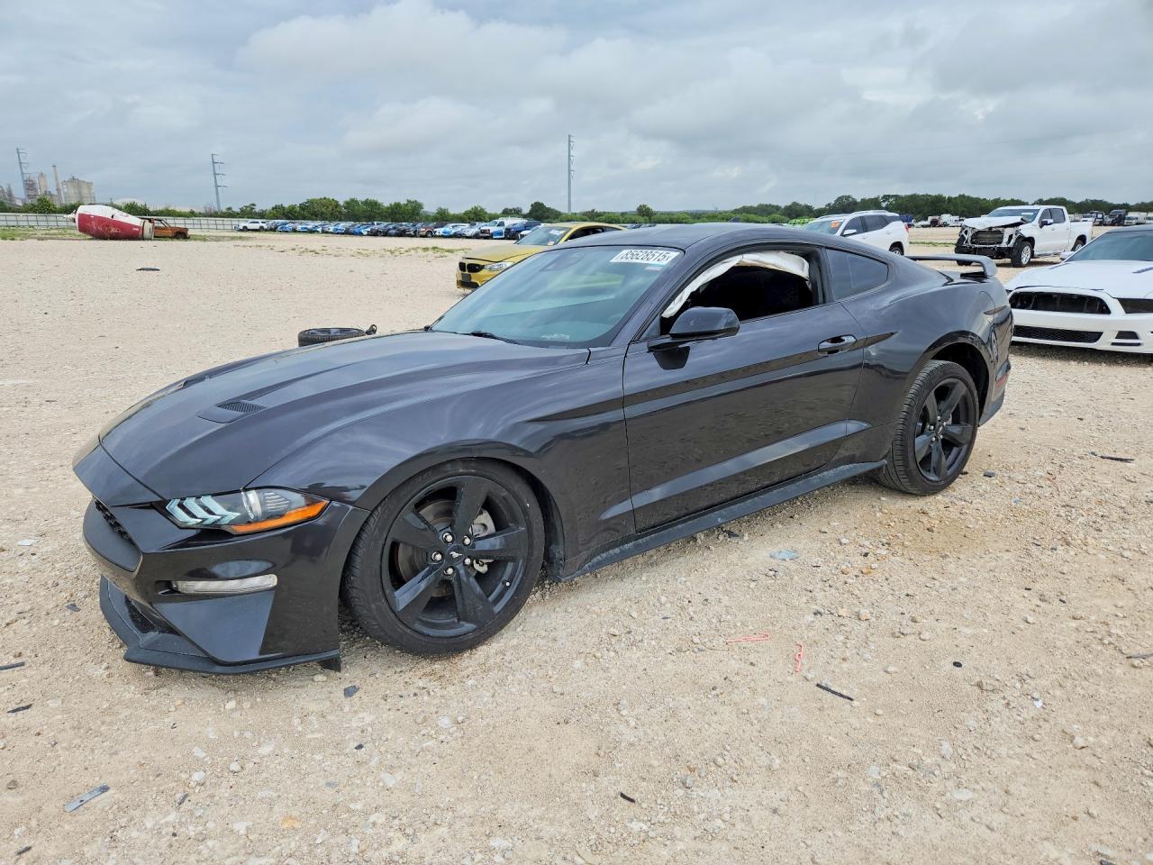 2022 Ford Mustang - zdjęcie główne