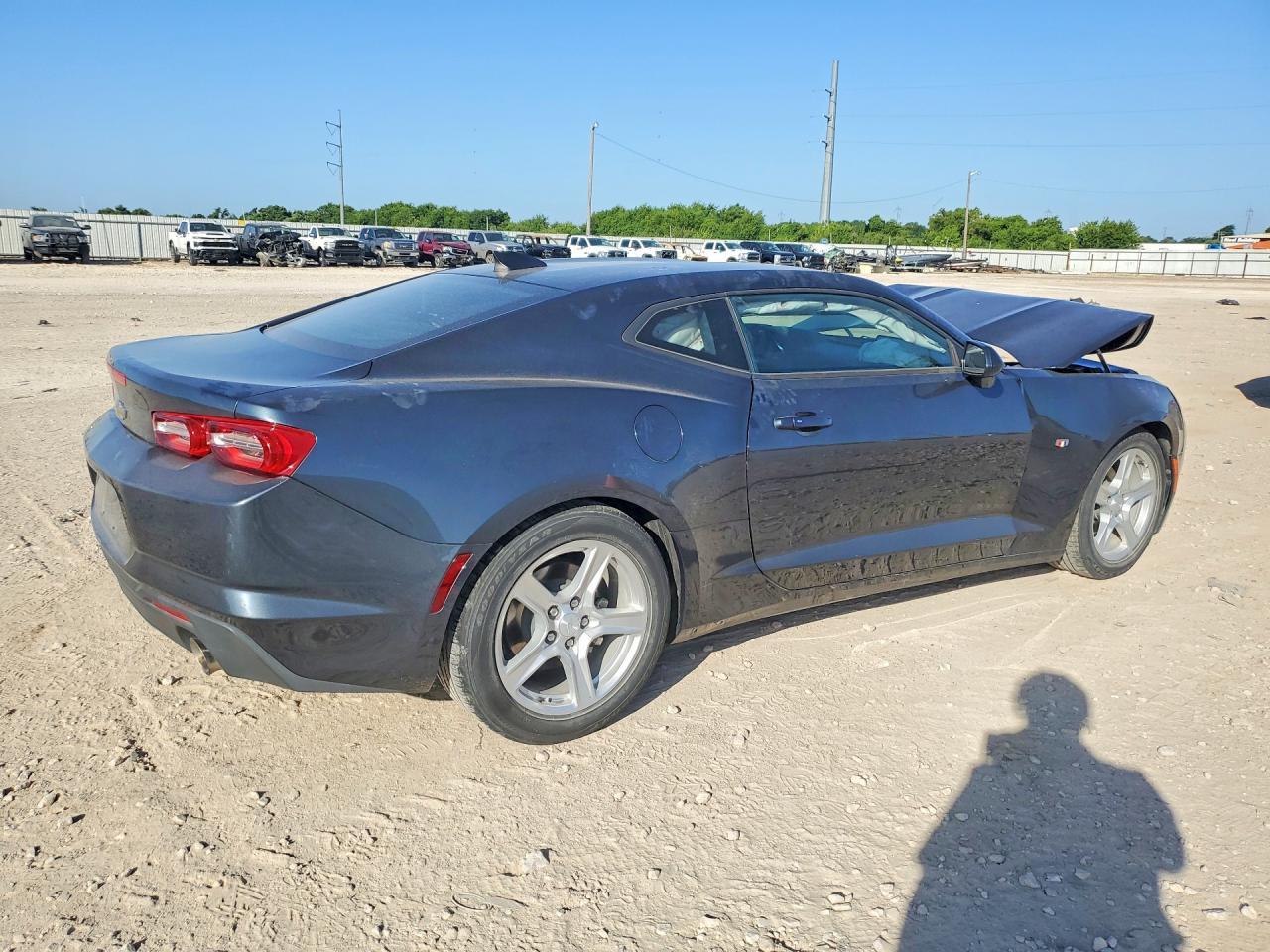 2021 Chevrolet Camaro Ls - zdjęcie 3