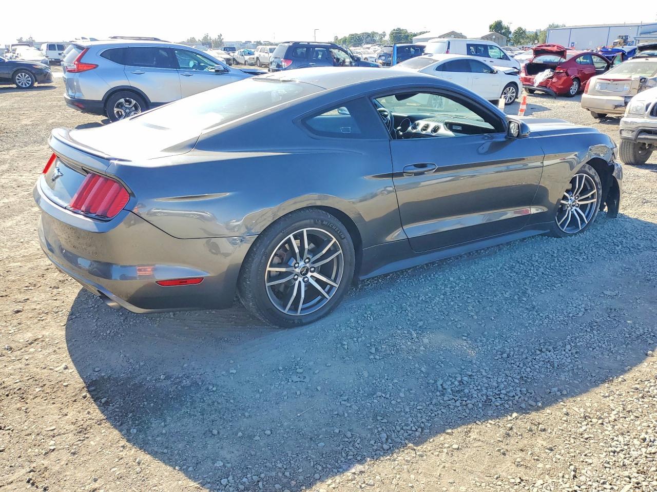 2016 Ford Mustang - zdjęcie 3