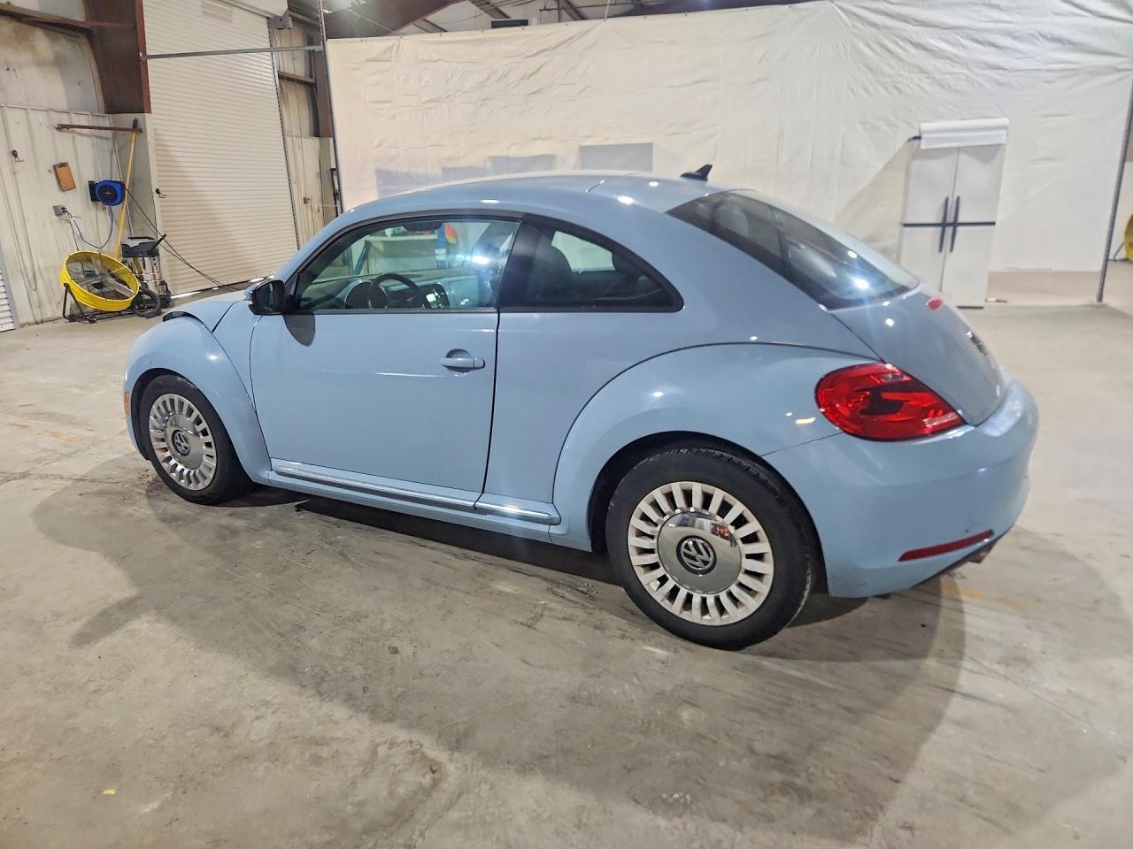 2014 Volkswagen Beetle - zdjęcie 2