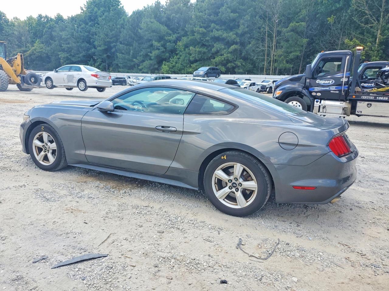 2015 Ford Mustang - zdjęcie 2