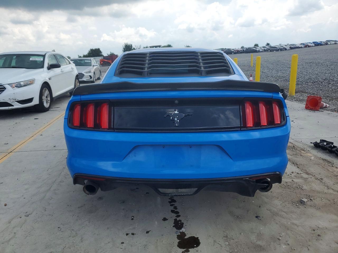2016 Ford Mustang - zdjęcie 6