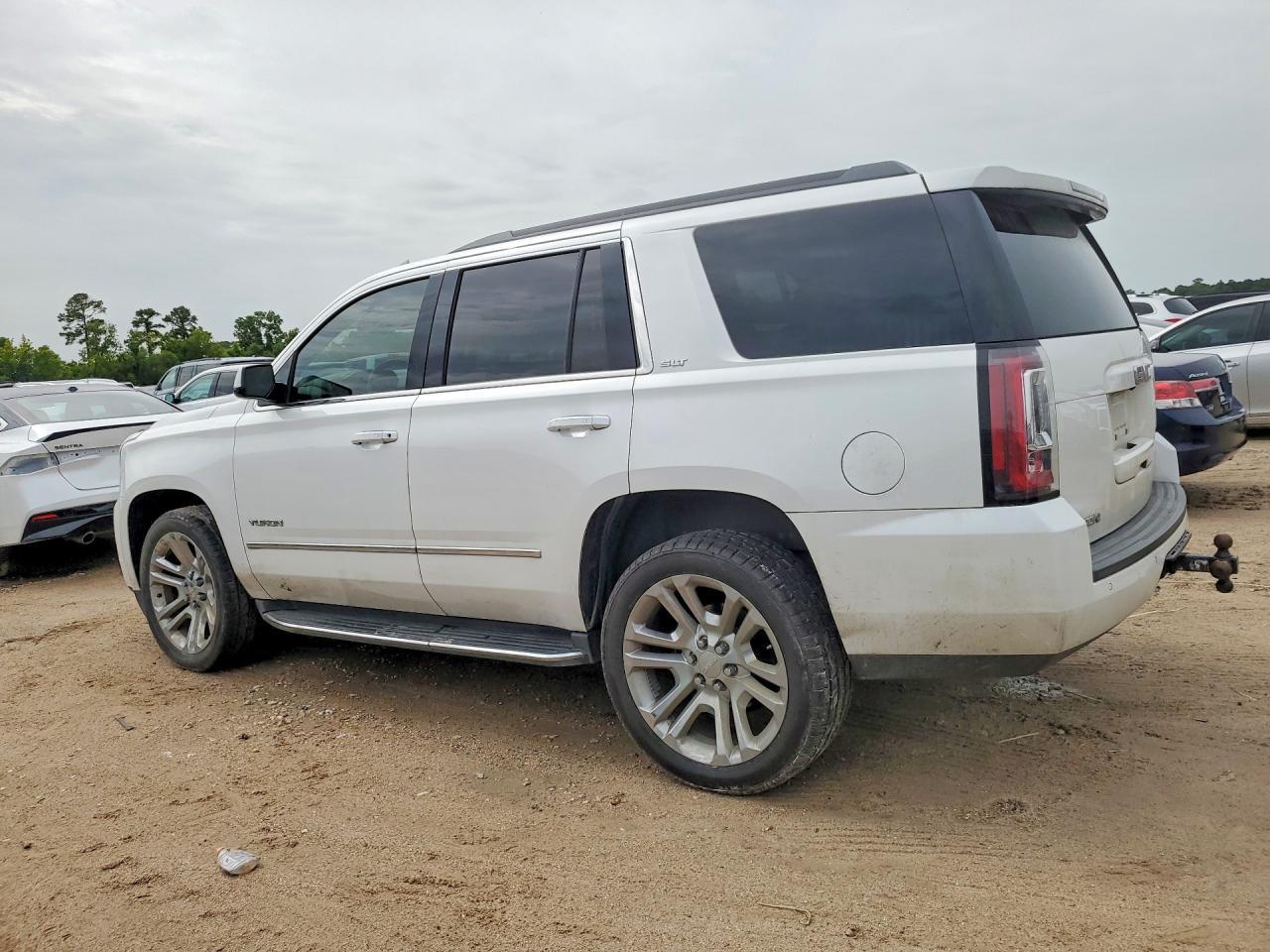 2019 GMC Yukon Slt - zdjęcie 2