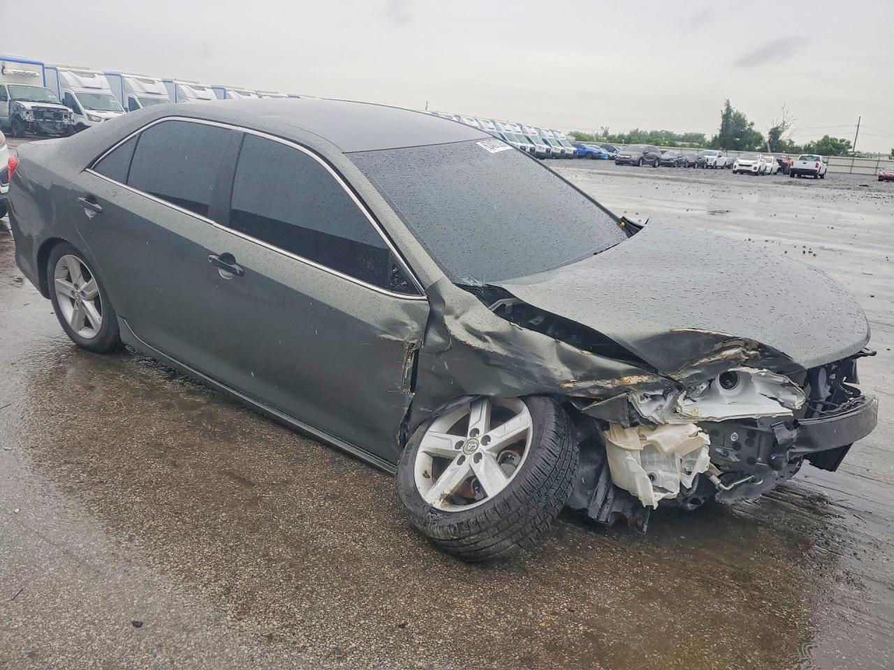 2013 Toyota Camry L - zdjęcie 4