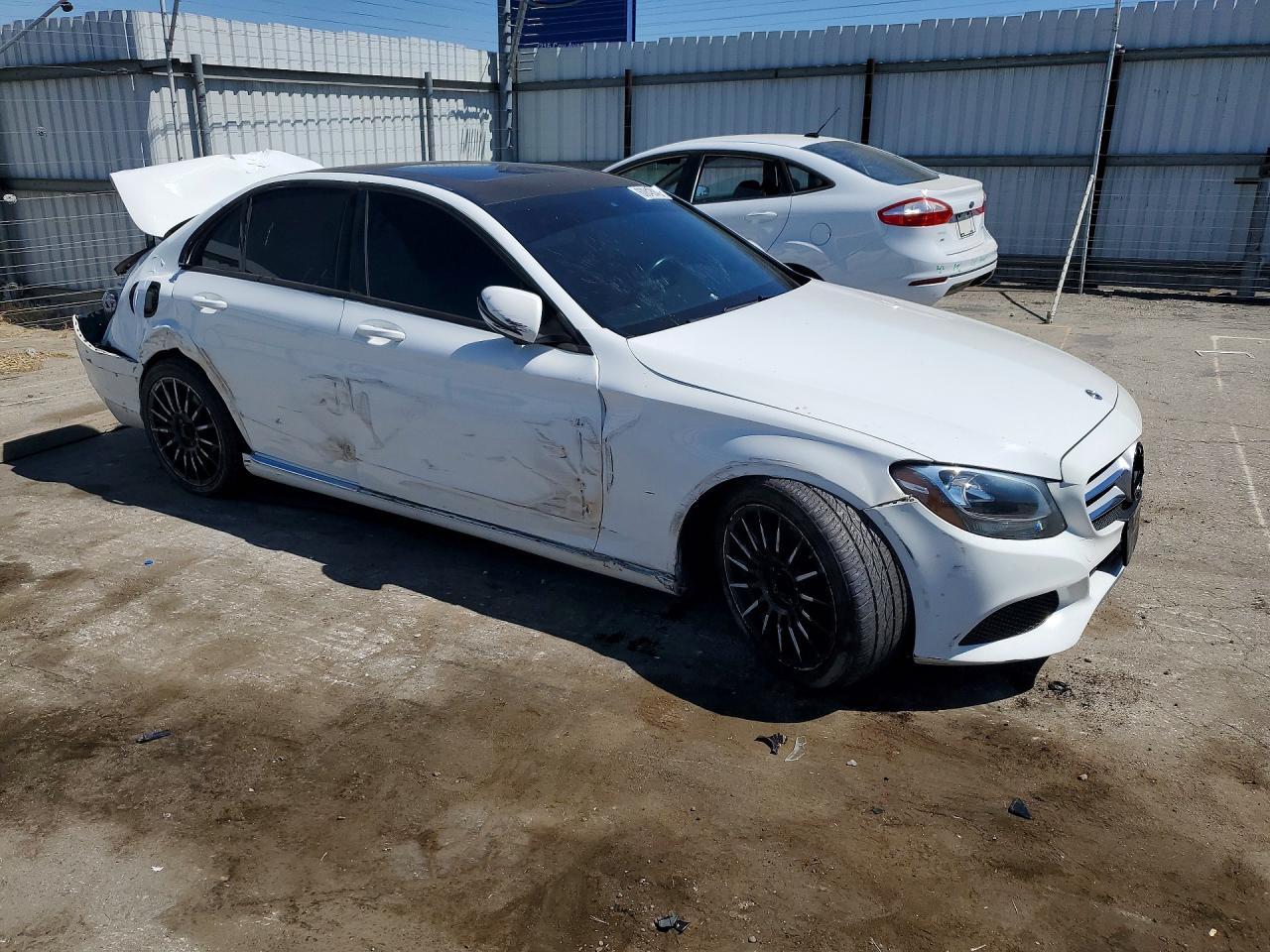 2018 Mercedes-Benz C 300 - zdjęcie 4