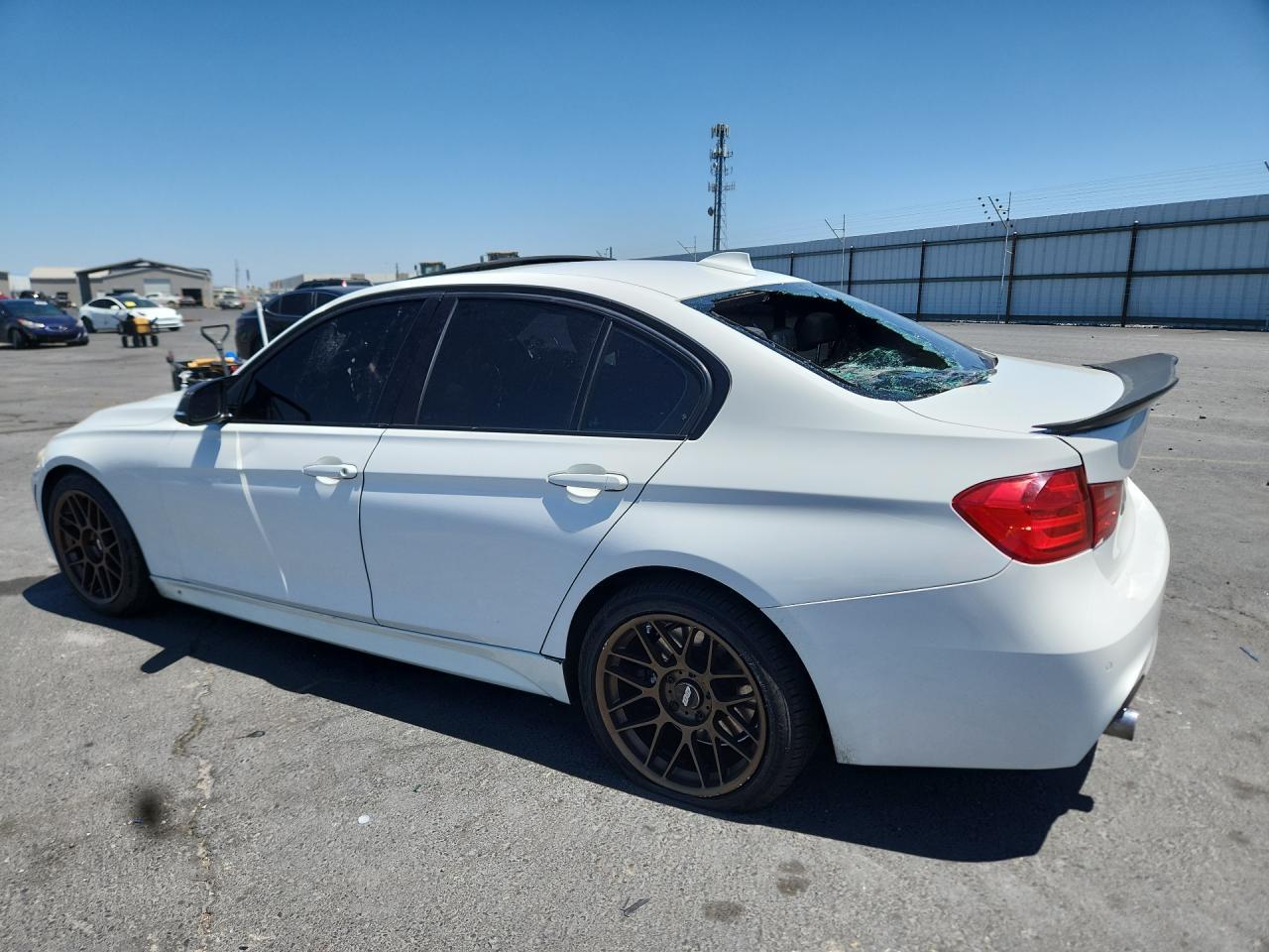 2014 BMW 335 I - zdjęcie 2