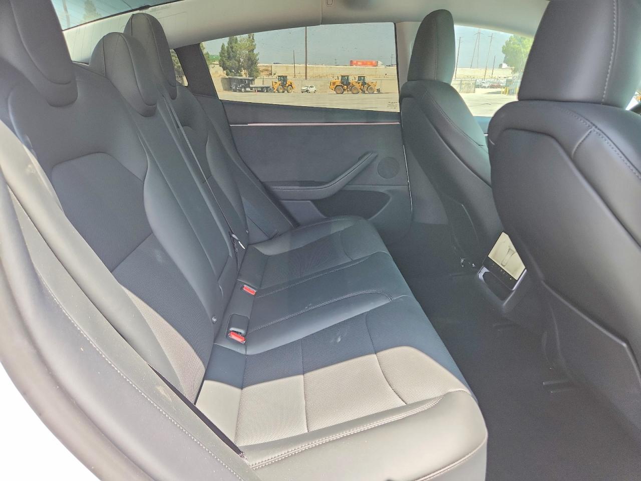 2026 Tesla Model 3 - zdjęcie 10