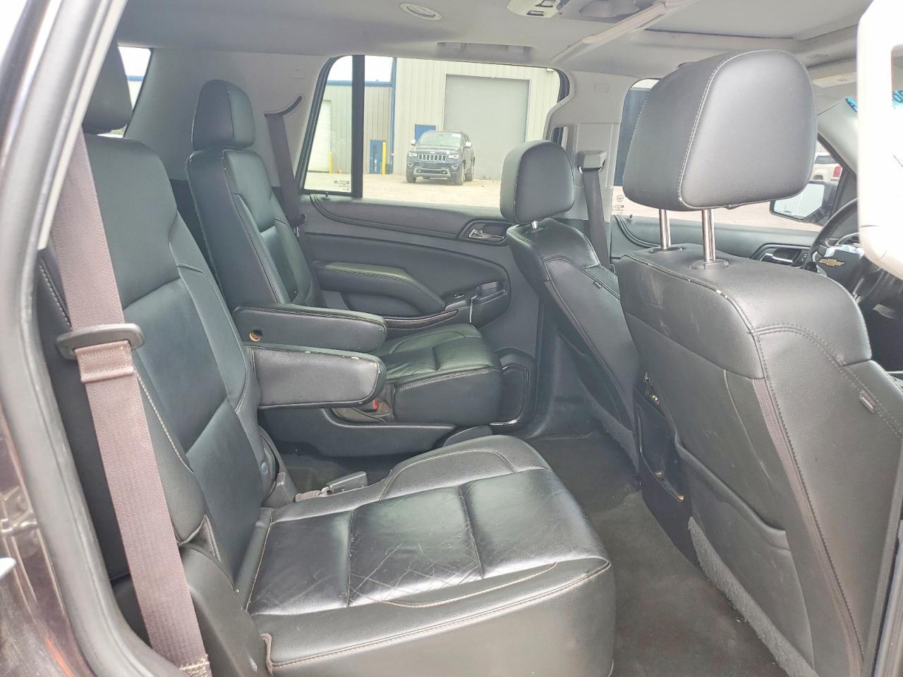 2016 Chevrolet Tahoe C1500 Lt - zdjęcie 11
