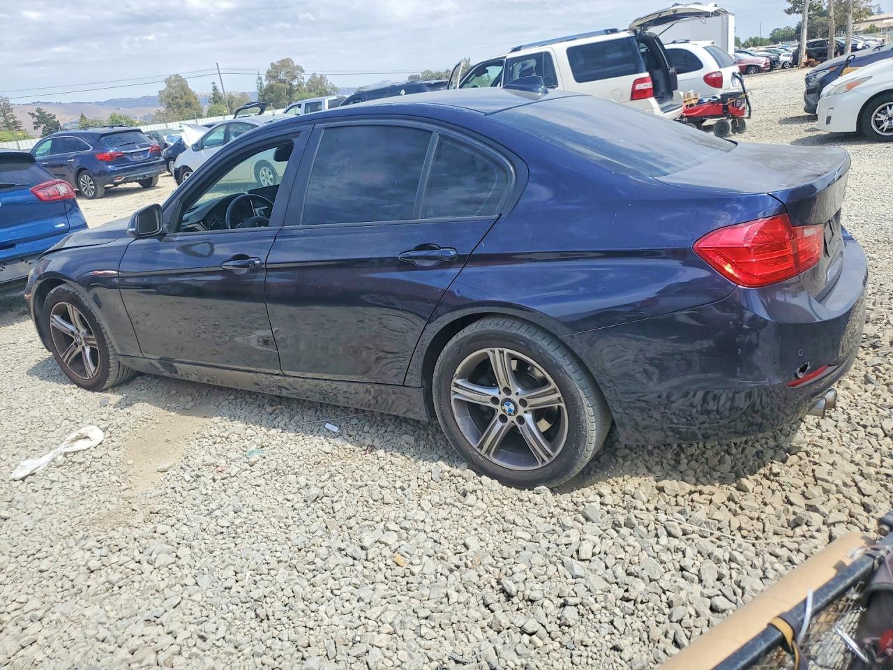 2013 BMW 328 I - zdjęcie 2