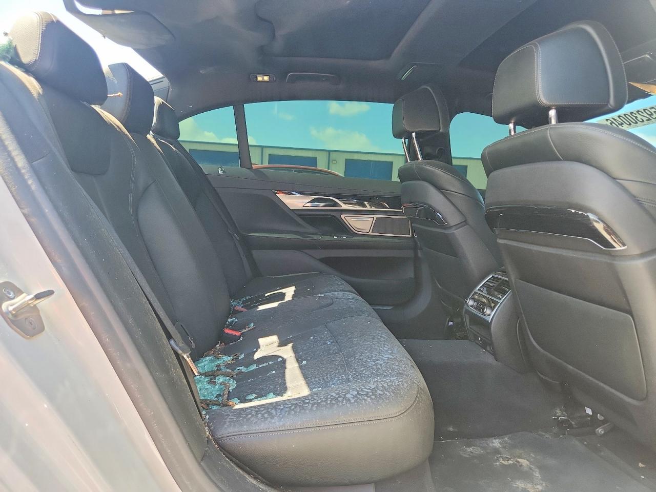 2019 BMW Seria 7 740i - zdjęcie 10