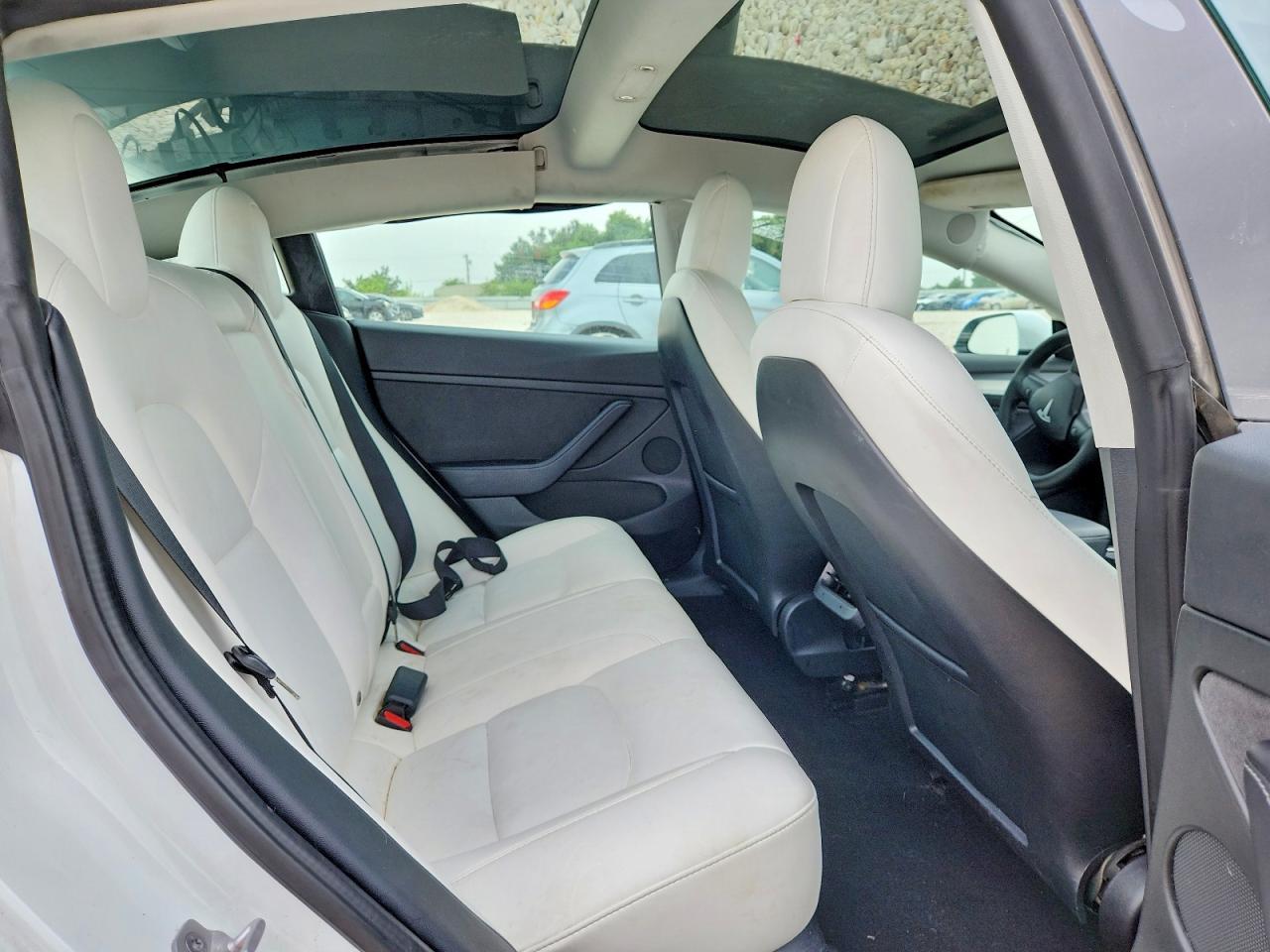 2022 Tesla Model 3 - zdjęcie 10
