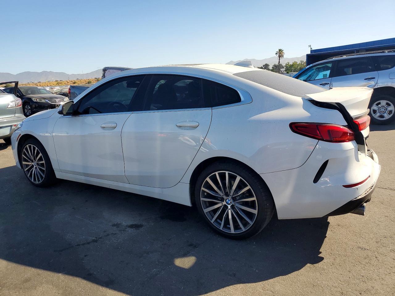 2021 BMW 228I - zdjęcie 2