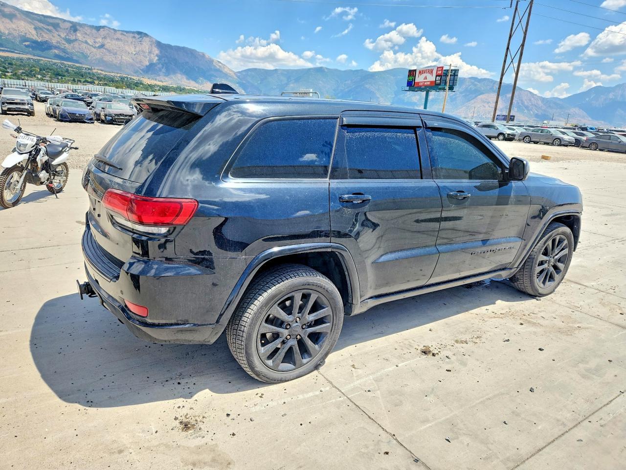 2018 Jeep Grand Cherokee Laredo - zdjęcie 3