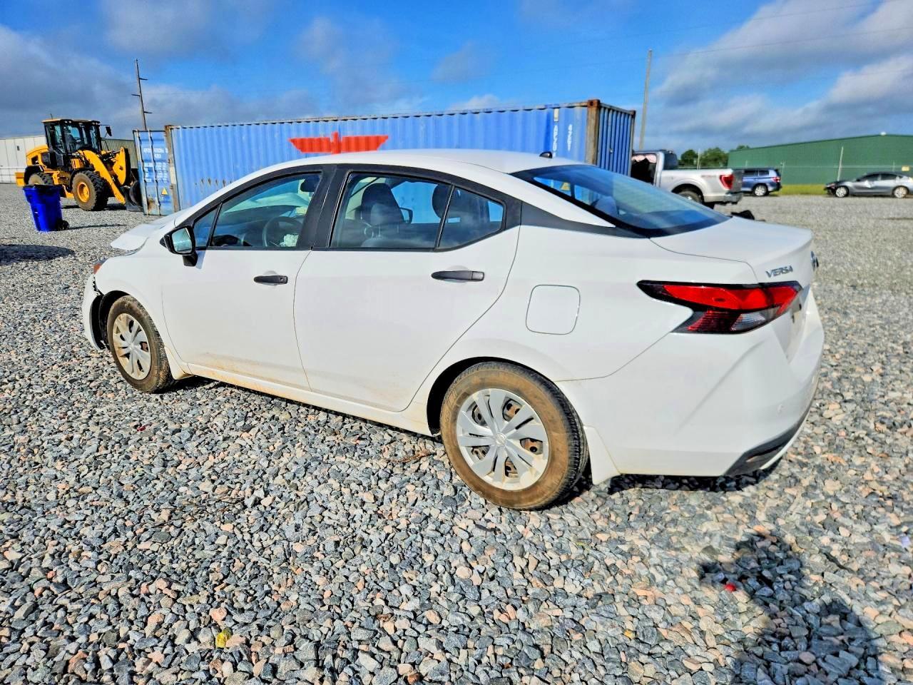 2021 Nissan Versa S - zdjęcie 2