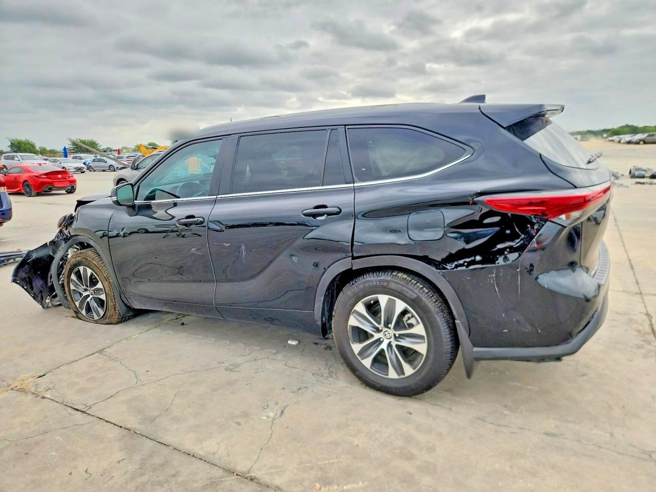 2023 Toyota Highlander Xle - zdjęcie 2