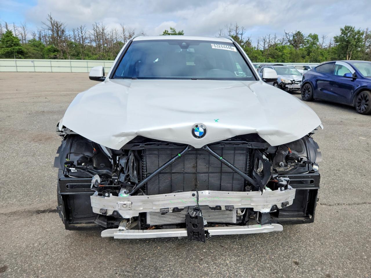 2022 BMW X5 xDrive40I - zdjęcie 5