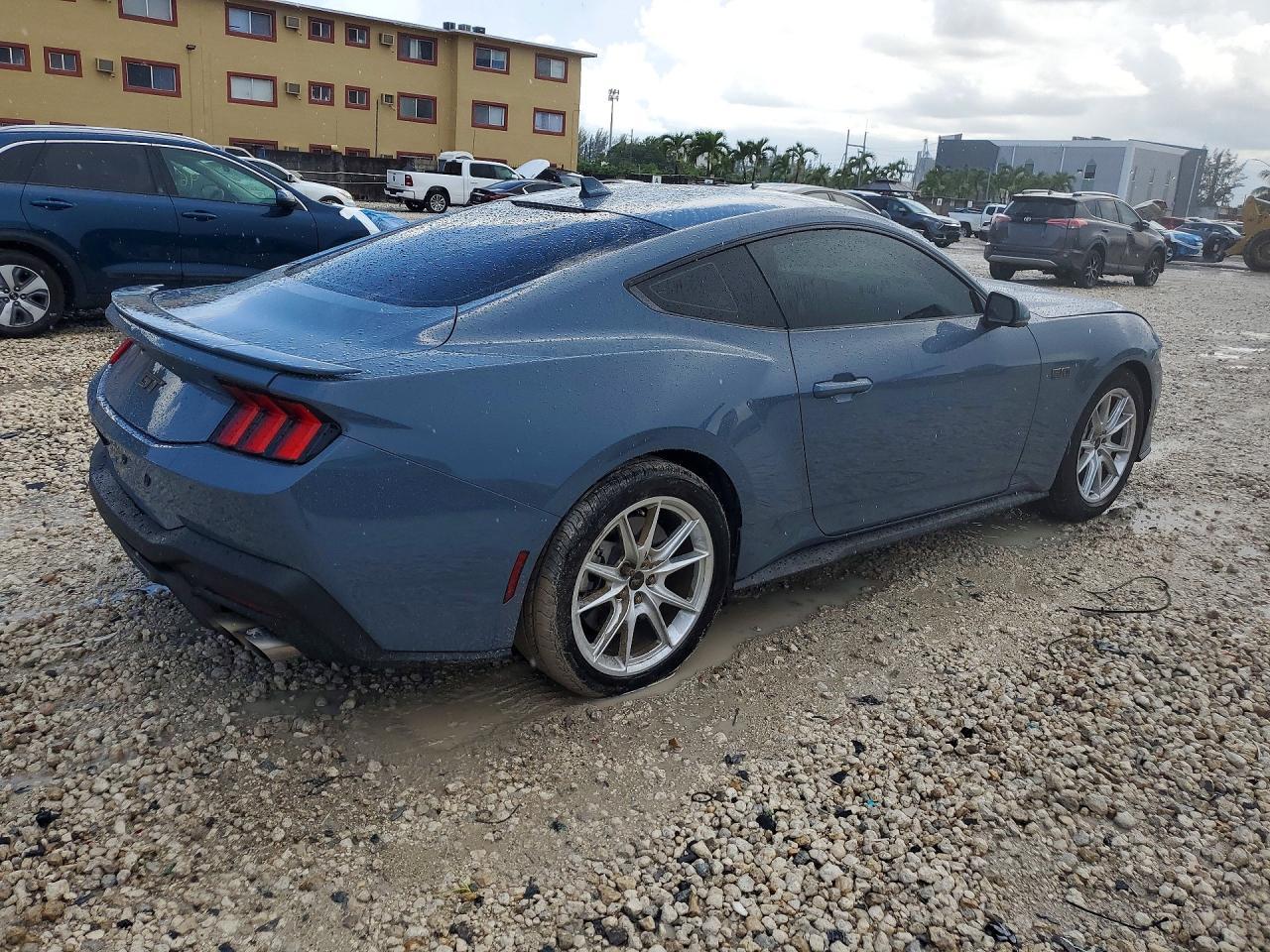 2024 Ford Mustang Gt - zdjęcie 3