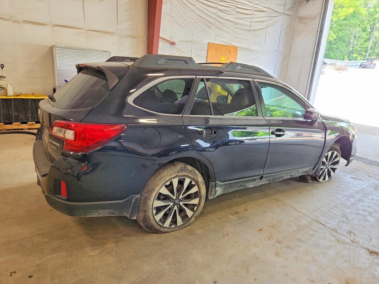 2015 Subaru Outback 3.6R Limited - zdjęcie 3