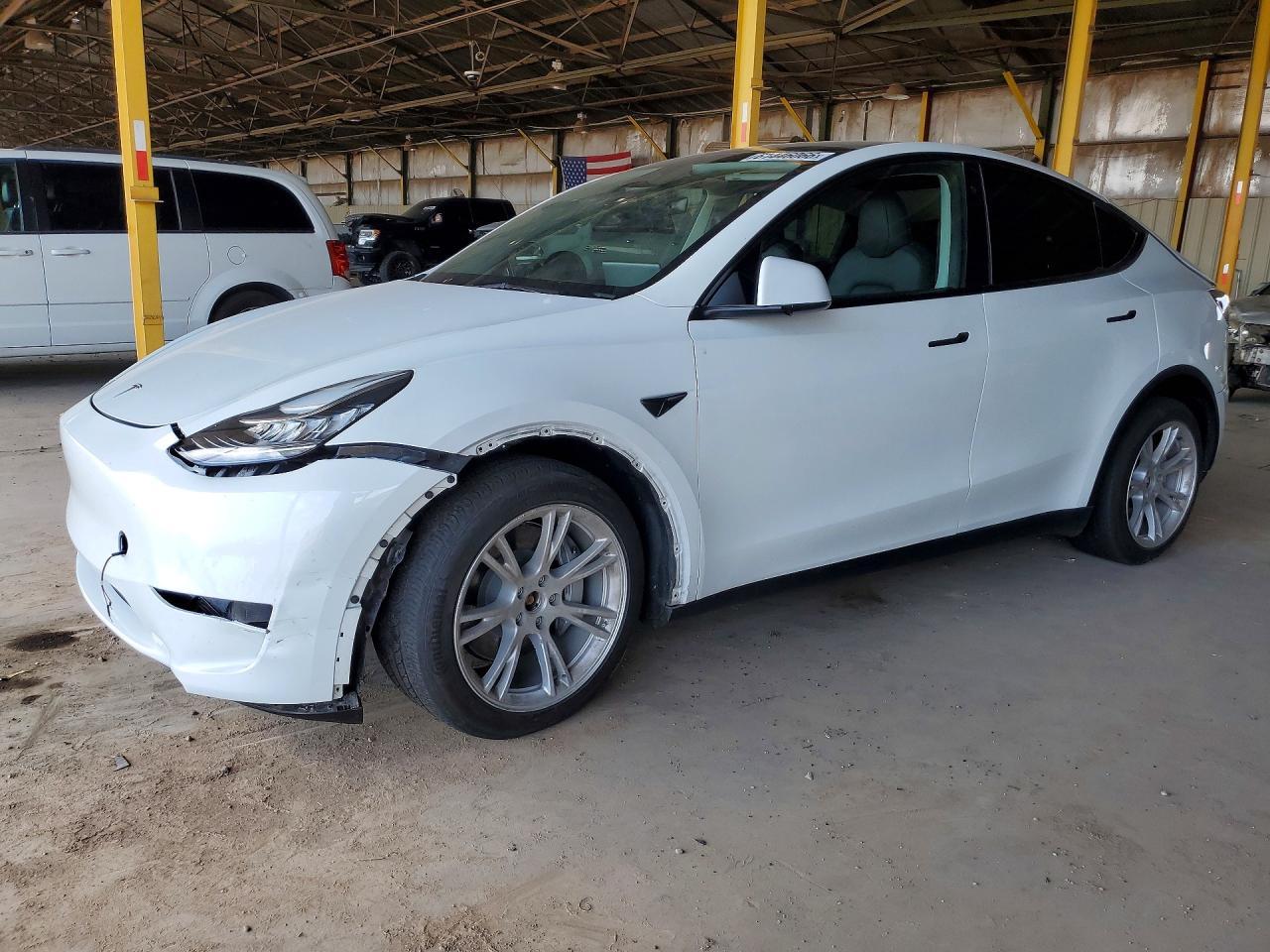 2023 Tesla Model Y - zdjęcie główne