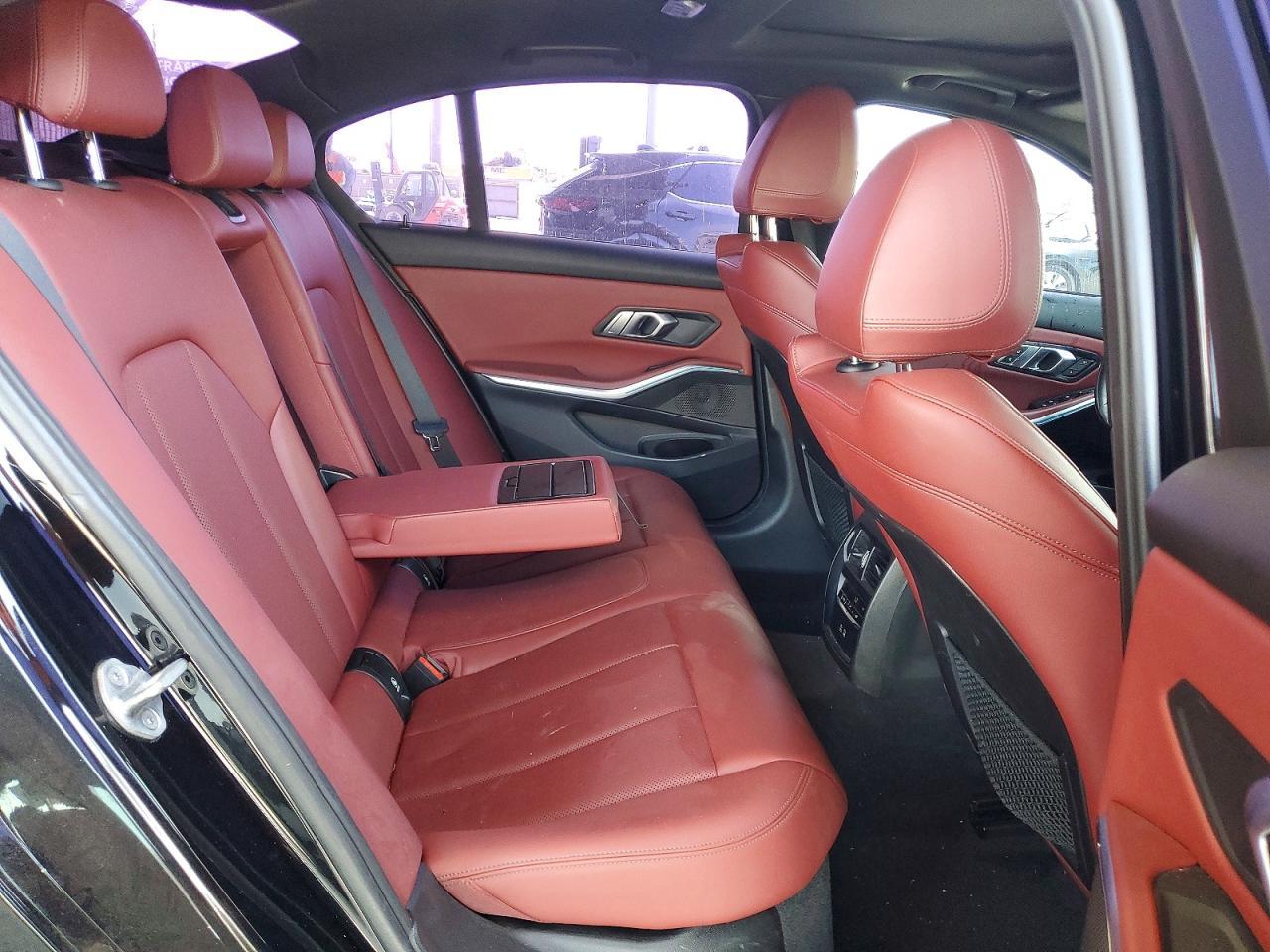2022 BMW 330E - zdjęcie 10
