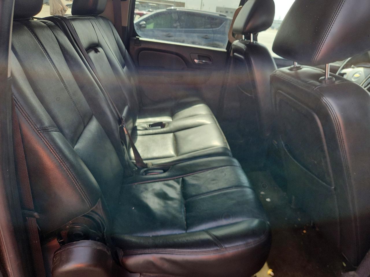 2013 Chevrolet Suburban K1500 Lt - zdjęcie 11
