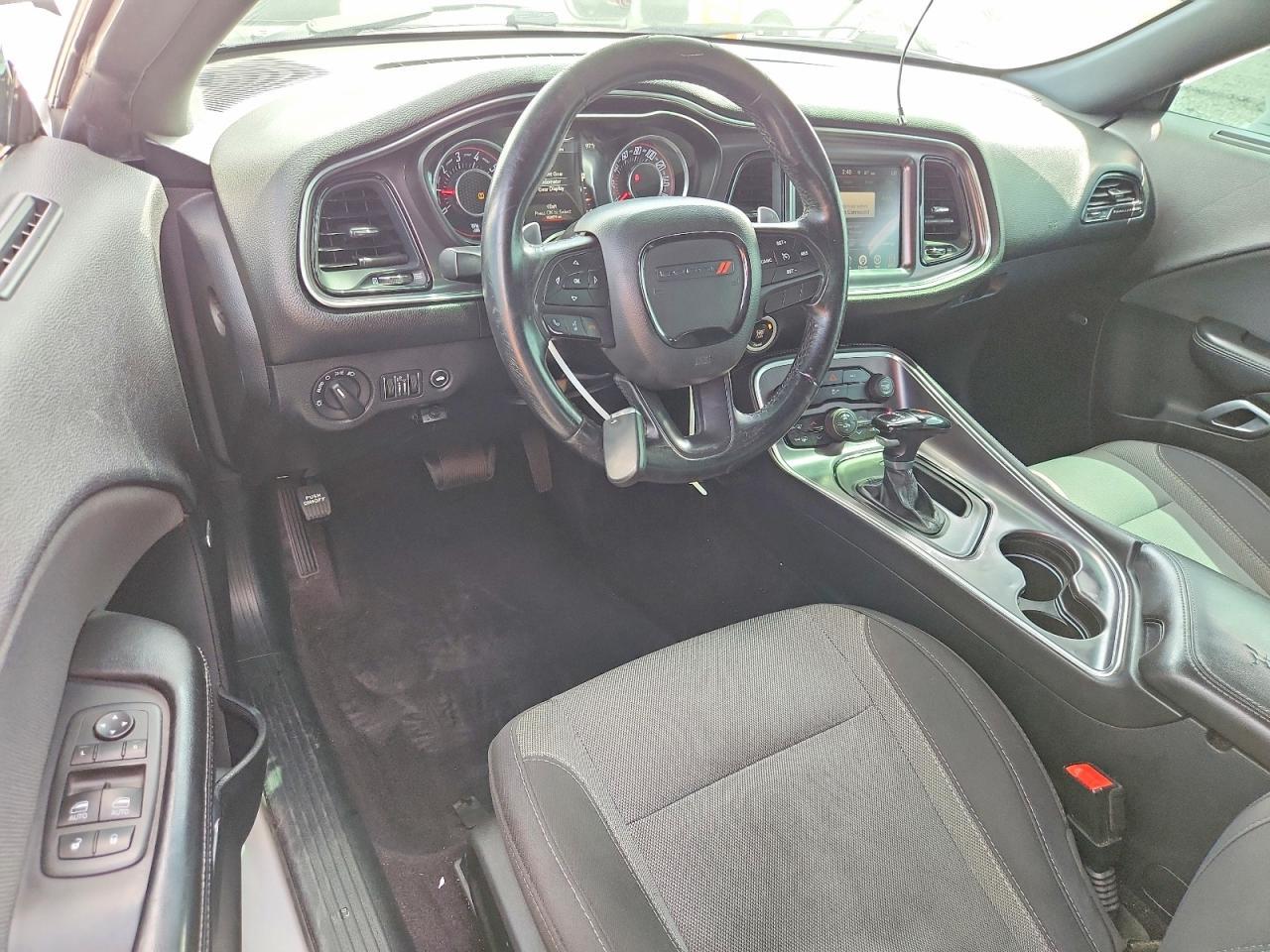 2016 Dodge Challenger Sxt - zdjęcie 8
