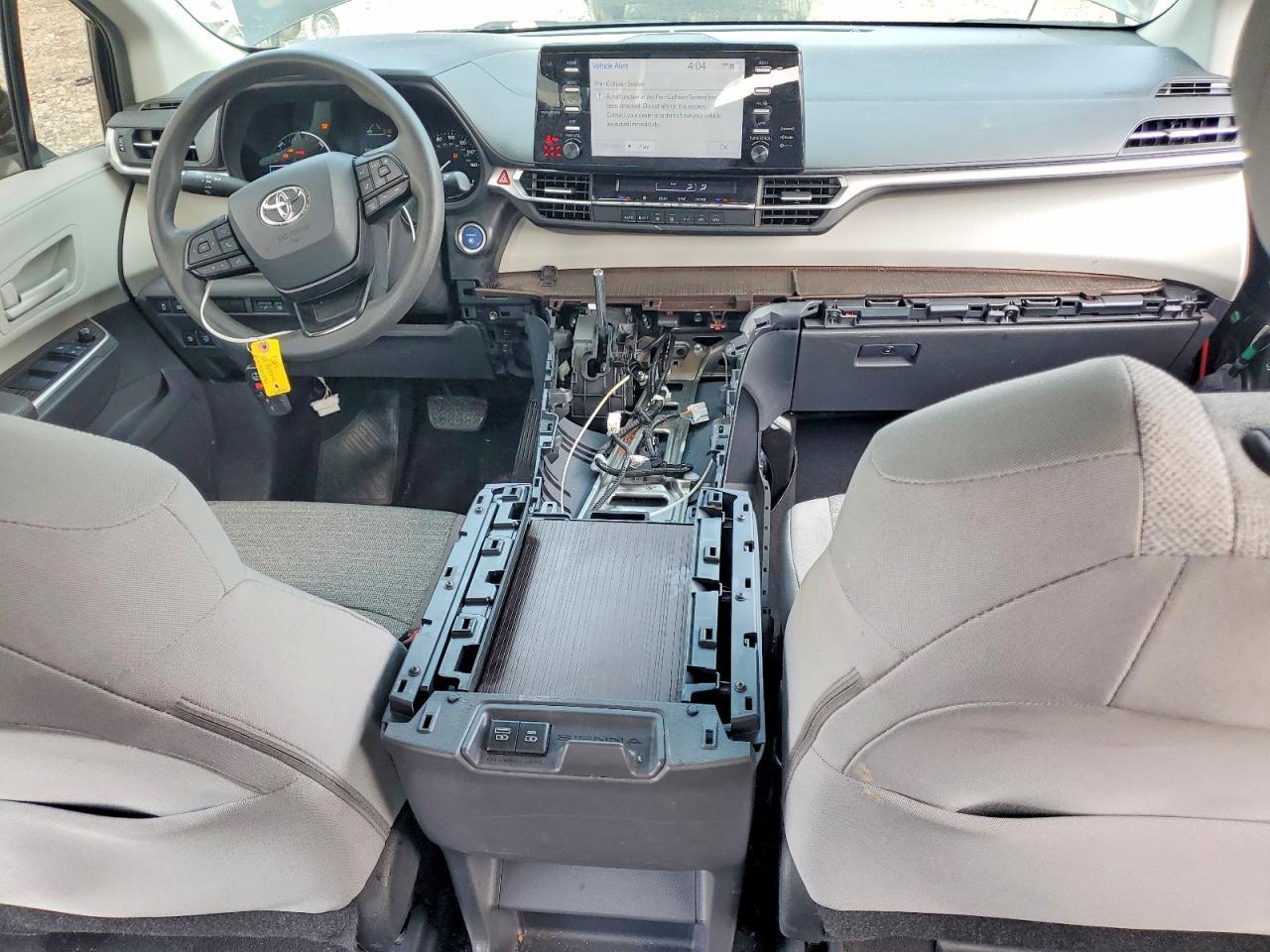 2022 Toyota Sienna Le - zdjęcie 8