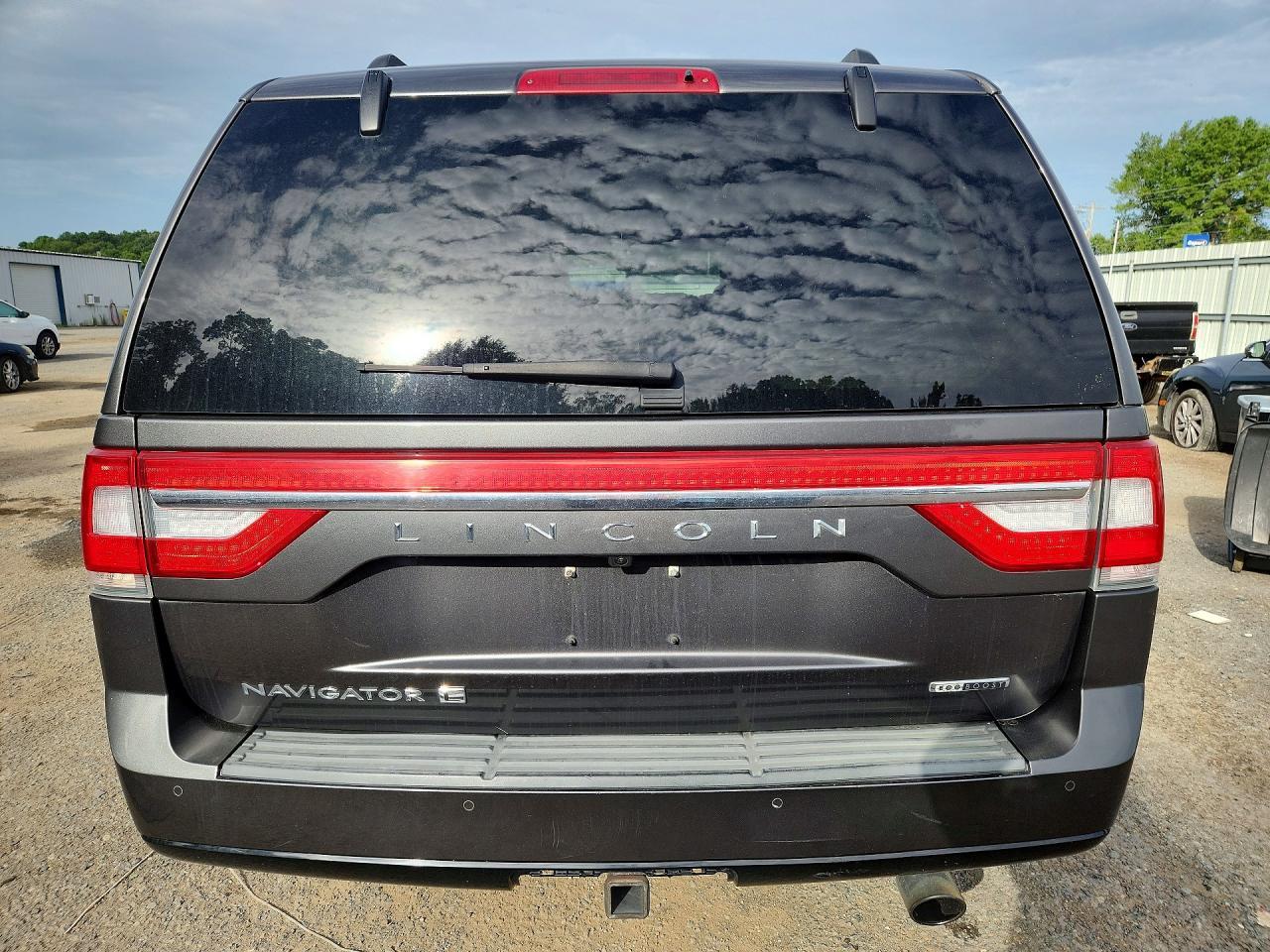 2016 Lincoln Navigator L Reserve - zdjęcie 6