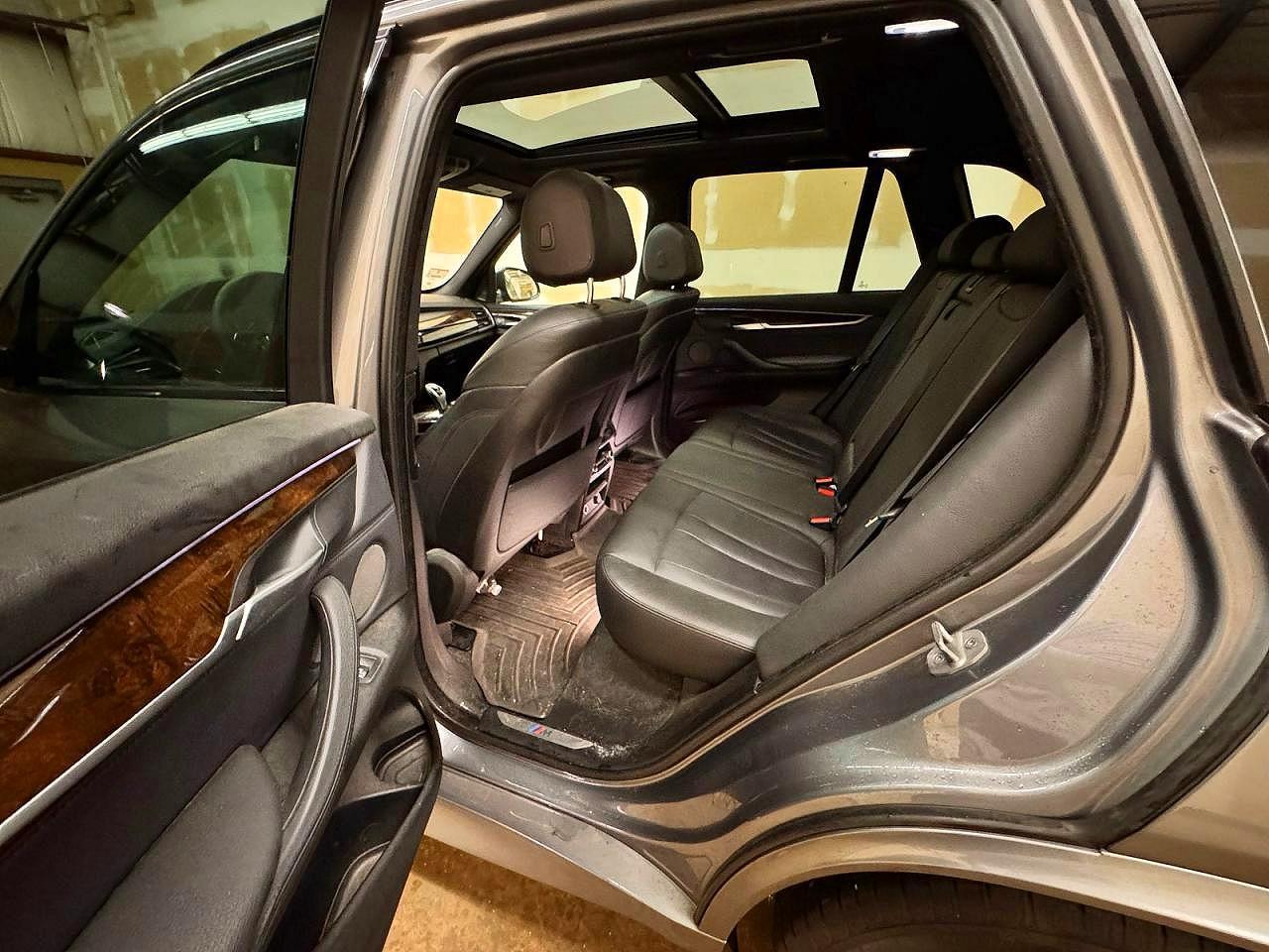 2015 BMW X5 xDrive35D - zdjęcie 11