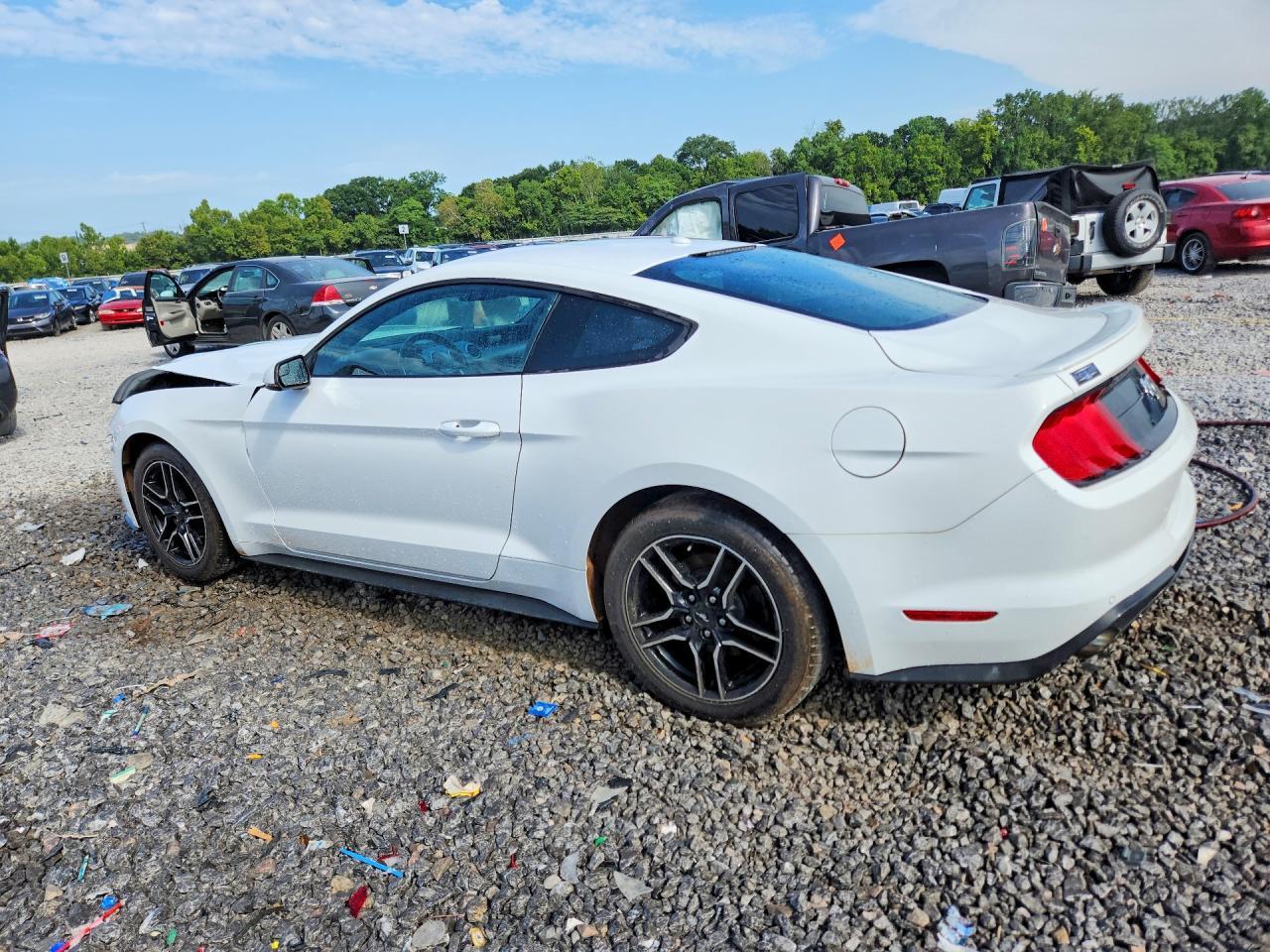 2018 Ford Mustang - zdjęcie 2