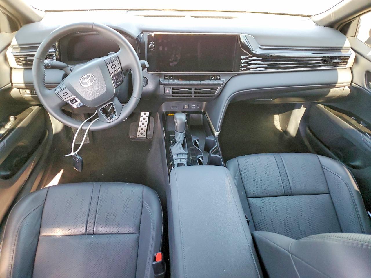 2026 Toyota Camry Xse - zdjęcie 8