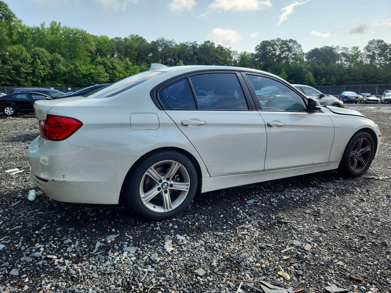 2014 BMW 320 I - zdjęcie 3