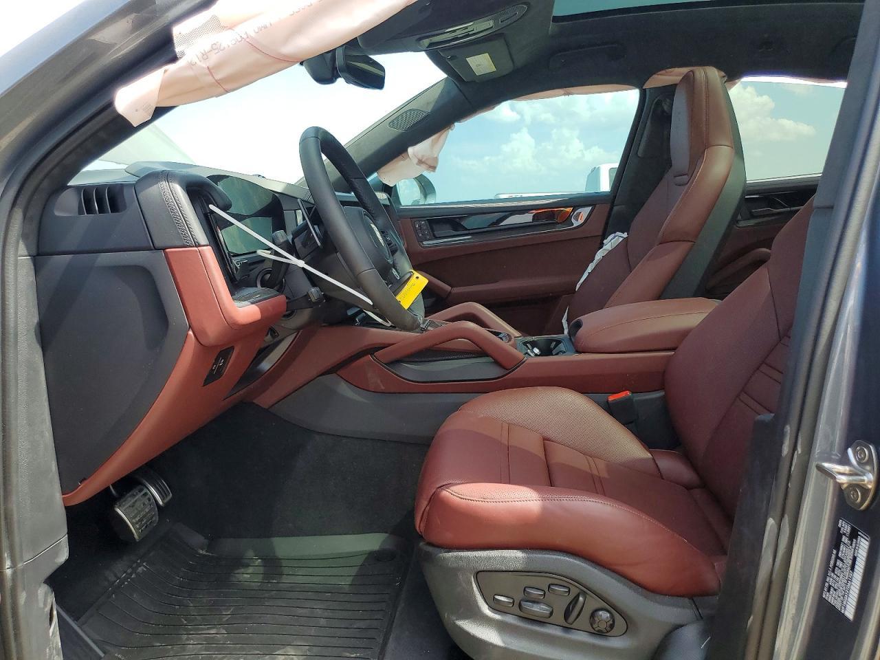 2026 Porsche Cayenne Gts Coupe - zdjęcie 13