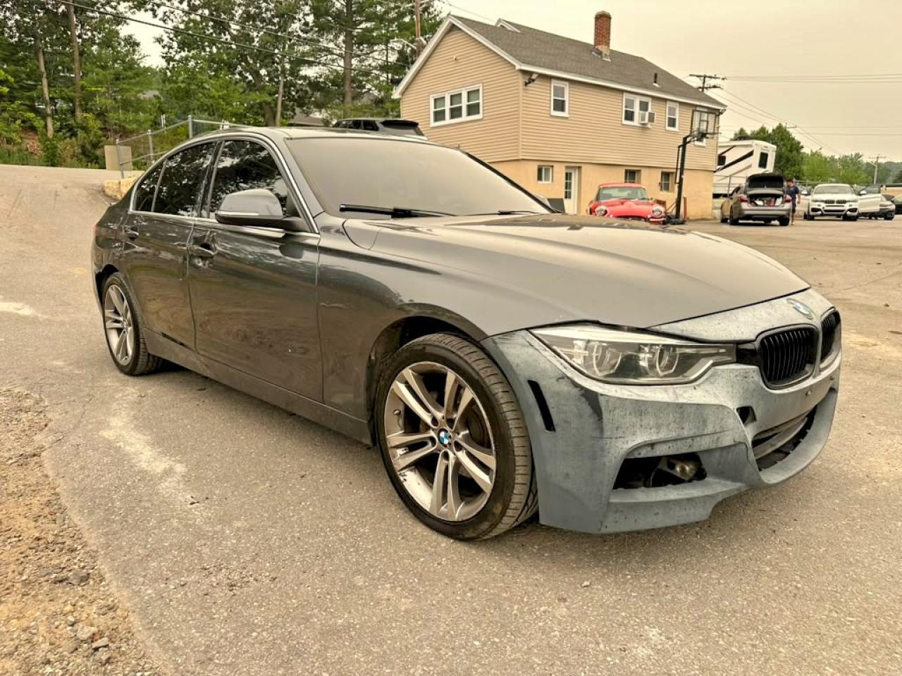 2017 BMW 330 Xi - zdjęcie 4