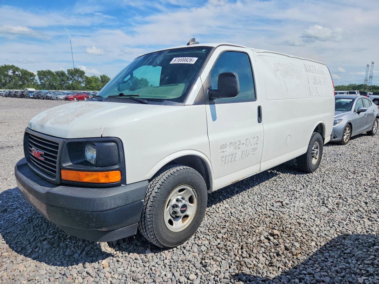 2017 GMC Savana G2500 - zdjęcie główne