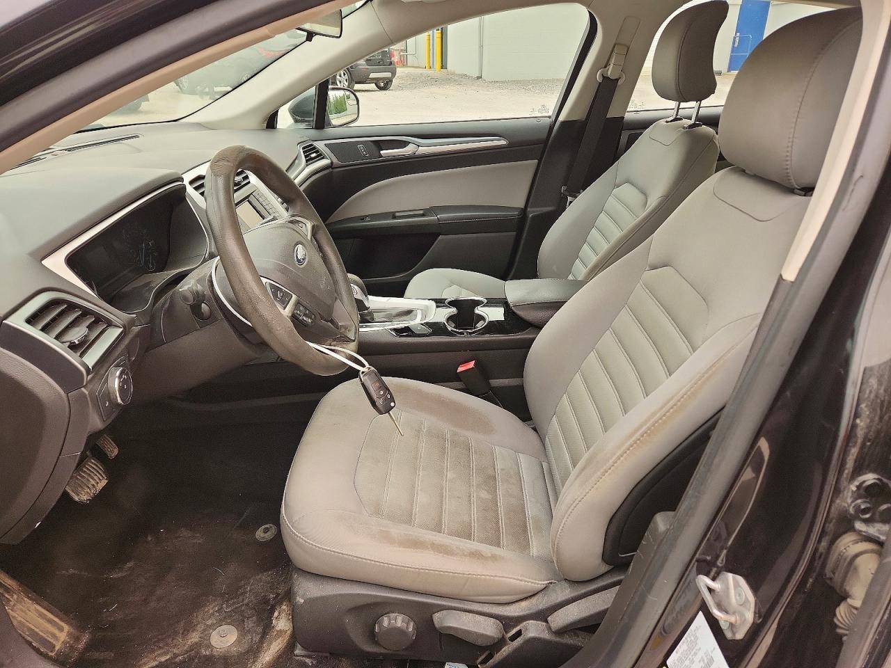 2015 Ford Fusion S - zdjęcie 7