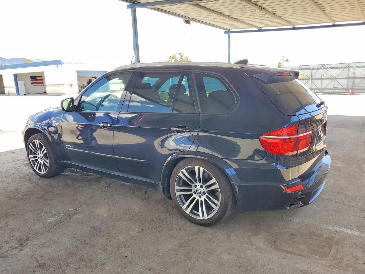 2013 BMW X5 xDrive50I - zdjęcie 2