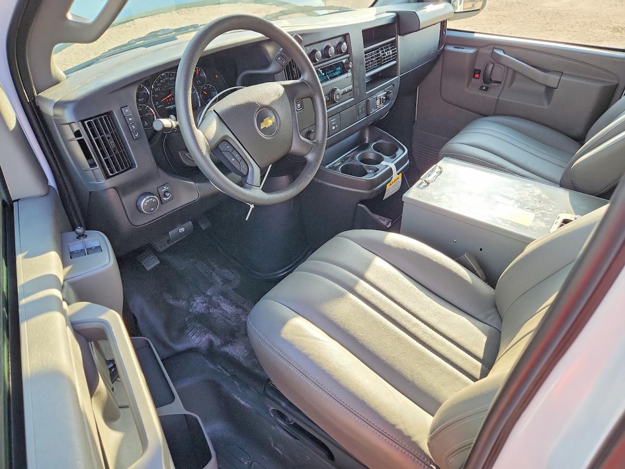 2026 Chevrolet Express G2500 - zdjęcie 8
