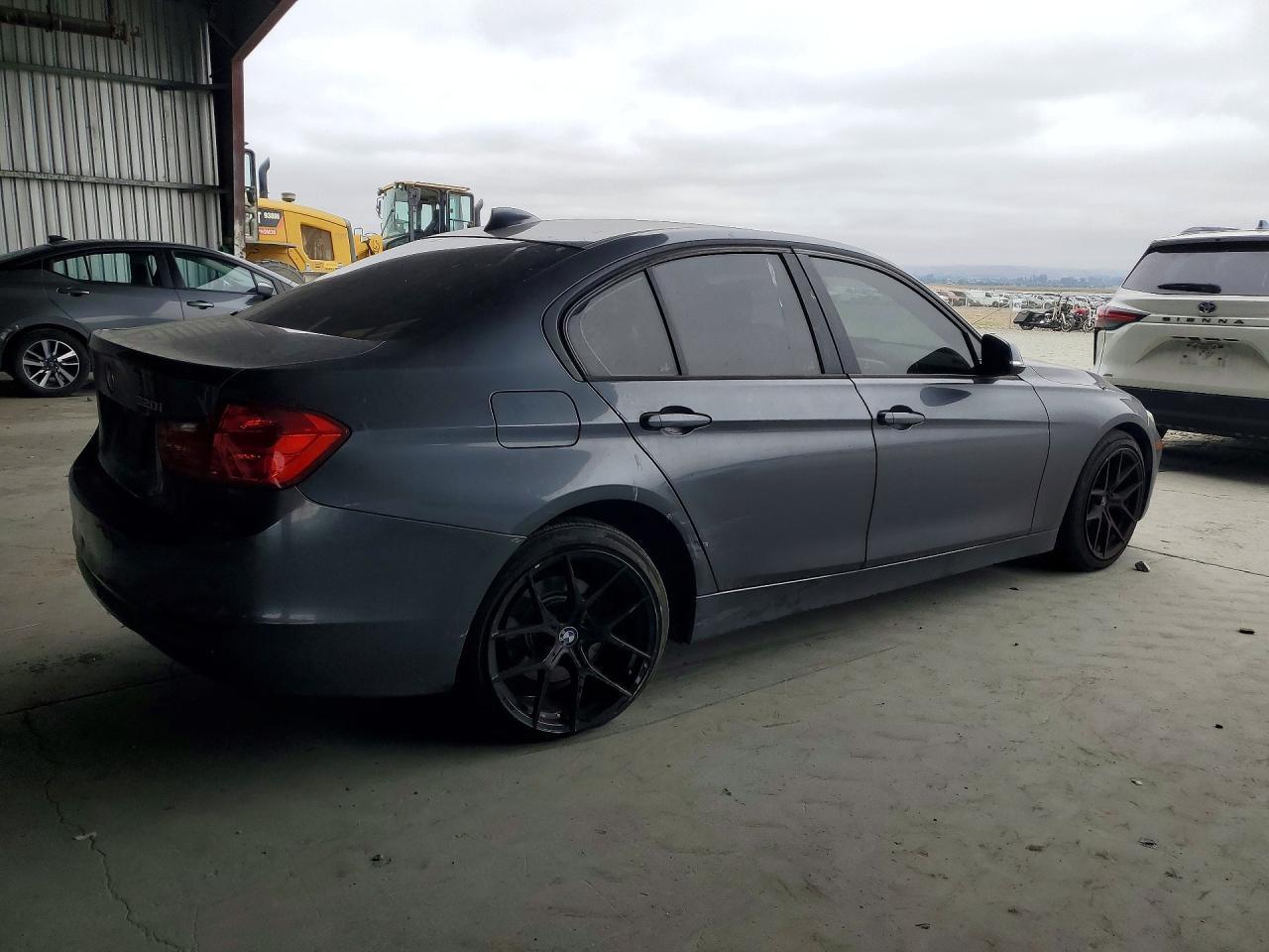 2014 BMW 320 I - zdjęcie 3
