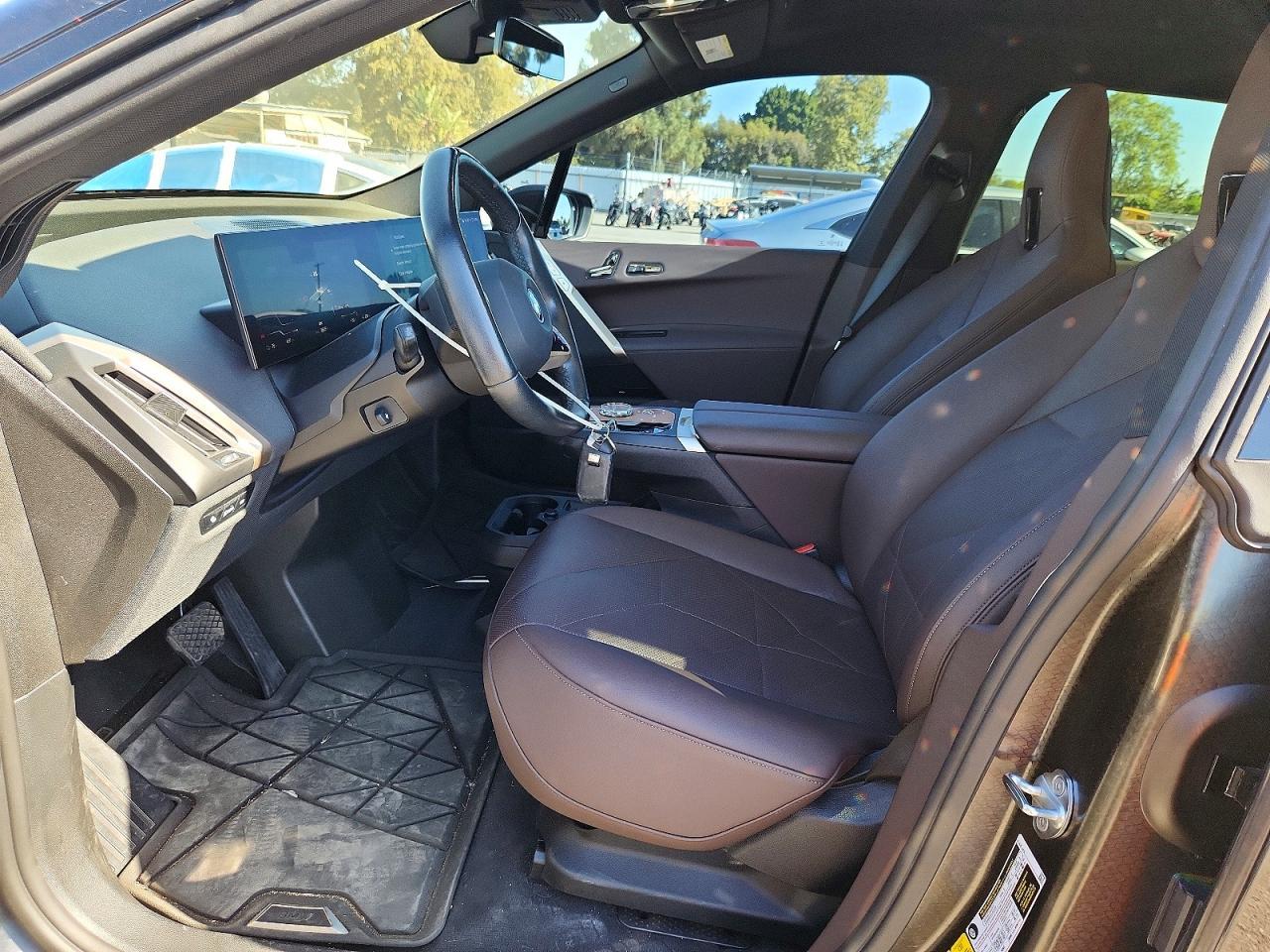 2024 BMW Ix xDrive50 - zdjęcie 7