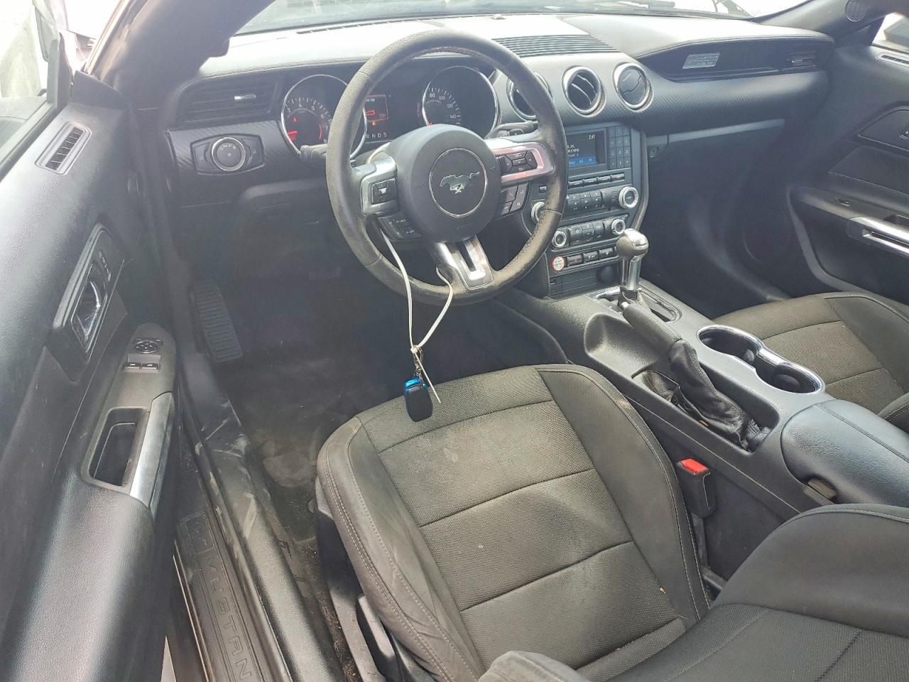 2015 Ford Mustang - zdjęcie 8