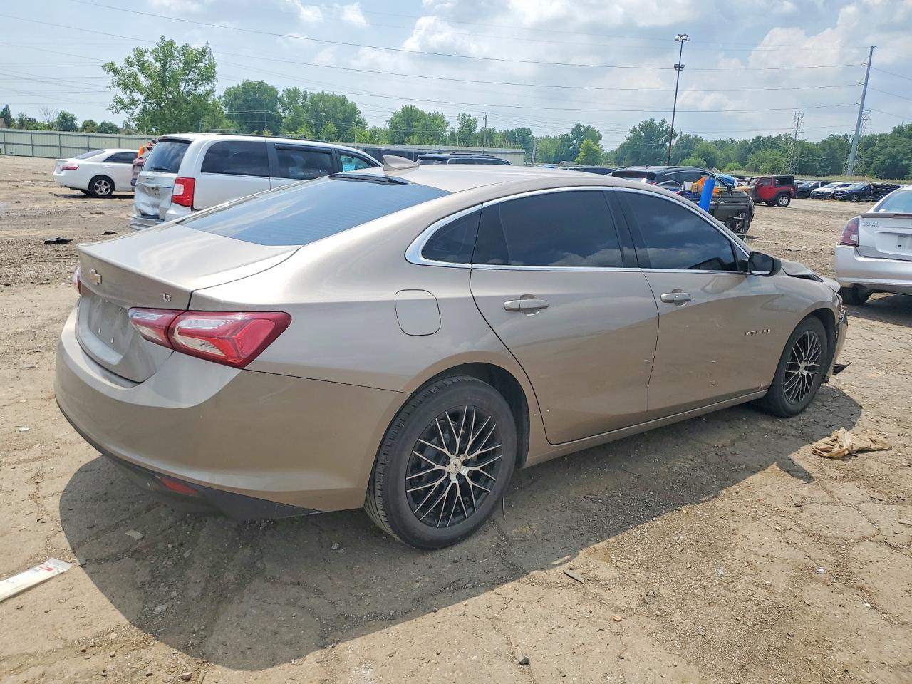 2022 Chevrolet Malibu Lt - zdjęcie 3