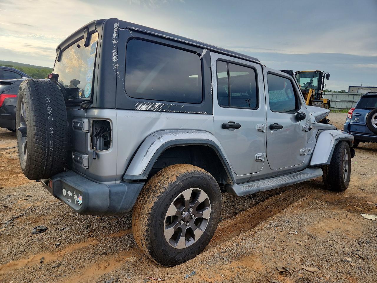 2018 Jeep Wrangler Unlimited Sahara - zdjęcie 3