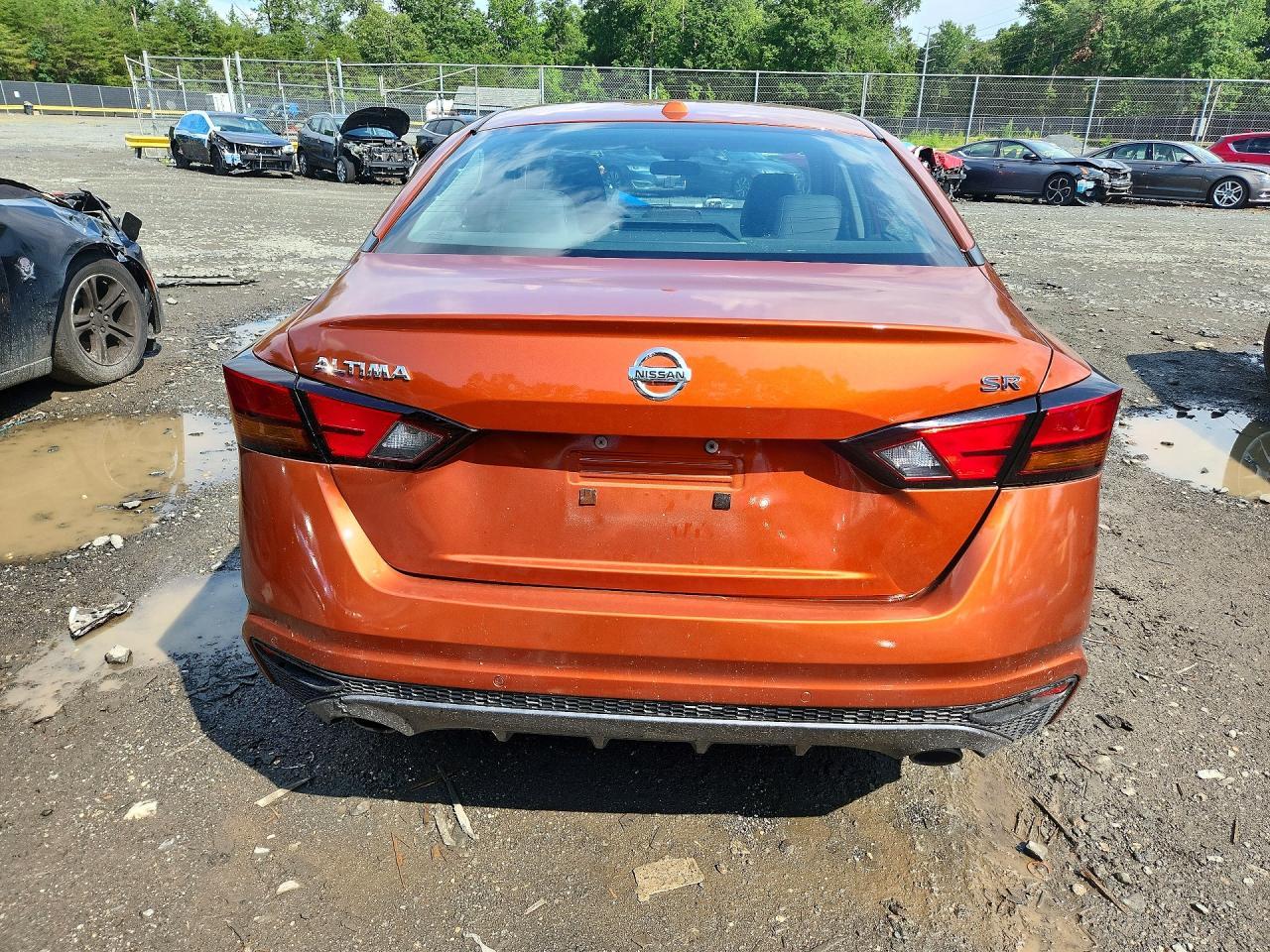 2022 Nissan Altima Sr - zdjęcie 6