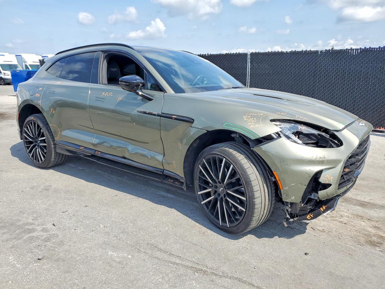 2025 Aston Martin Dbx 707 - zdjęcie 4