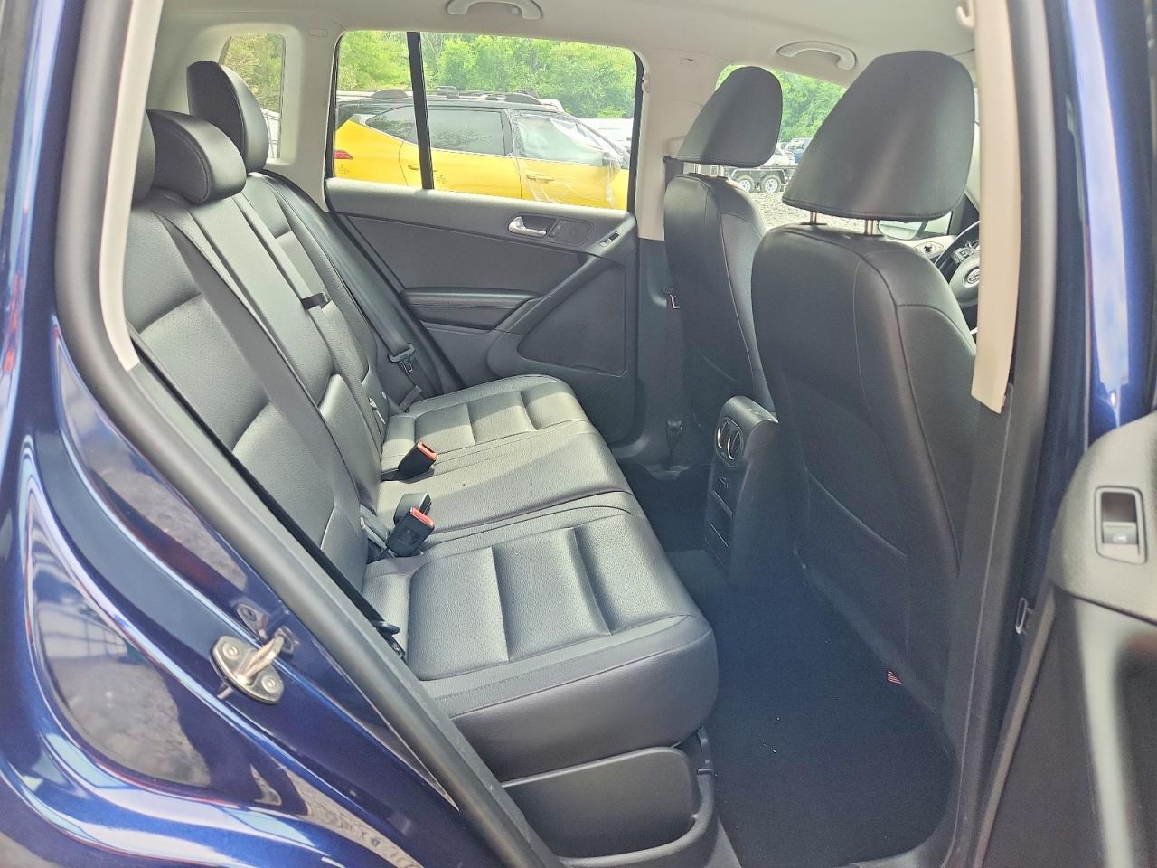 2016 Volkswagen Tiguan S - zdjęcie 10
