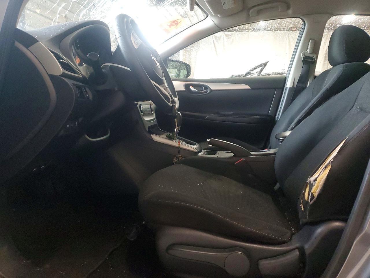 2018 Nissan Sentra S - zdjęcie 7