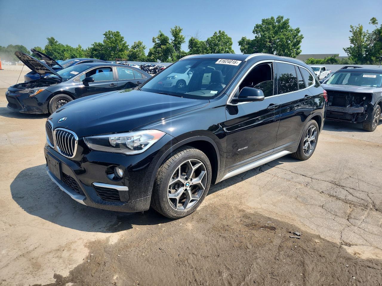 2016 BMW X1 xDrive28I - zdjęcie główne