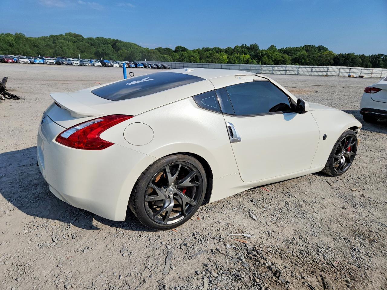 2015 Nissan 370Z Sport Tech - zdjęcie 3